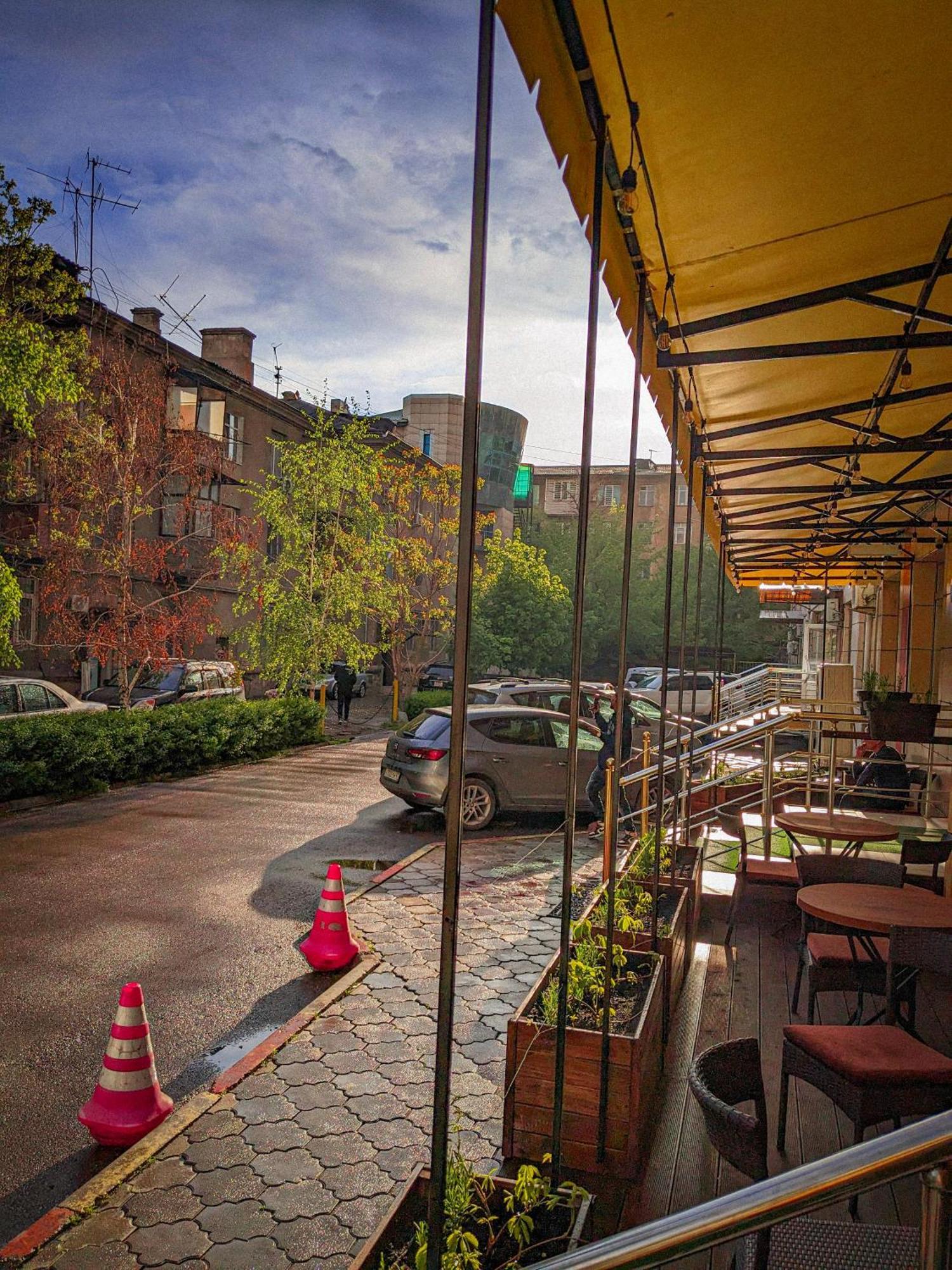 Aiva Hostel Bishkek Exterior foto